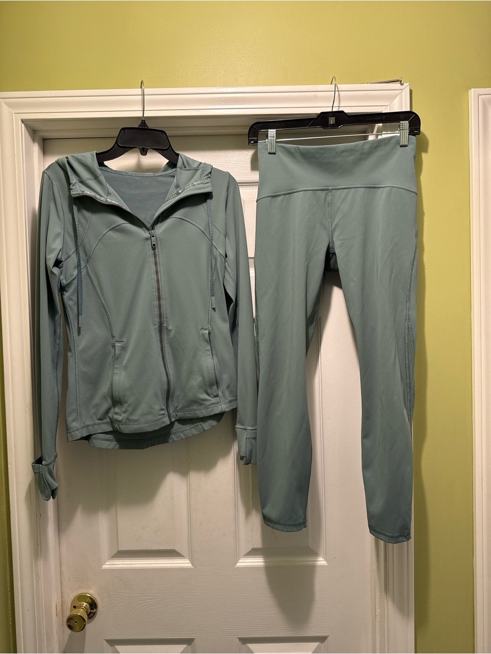 Lululemon Define Hoodie Jacket Nulu + Train Times 7/8 Legging Set size 8